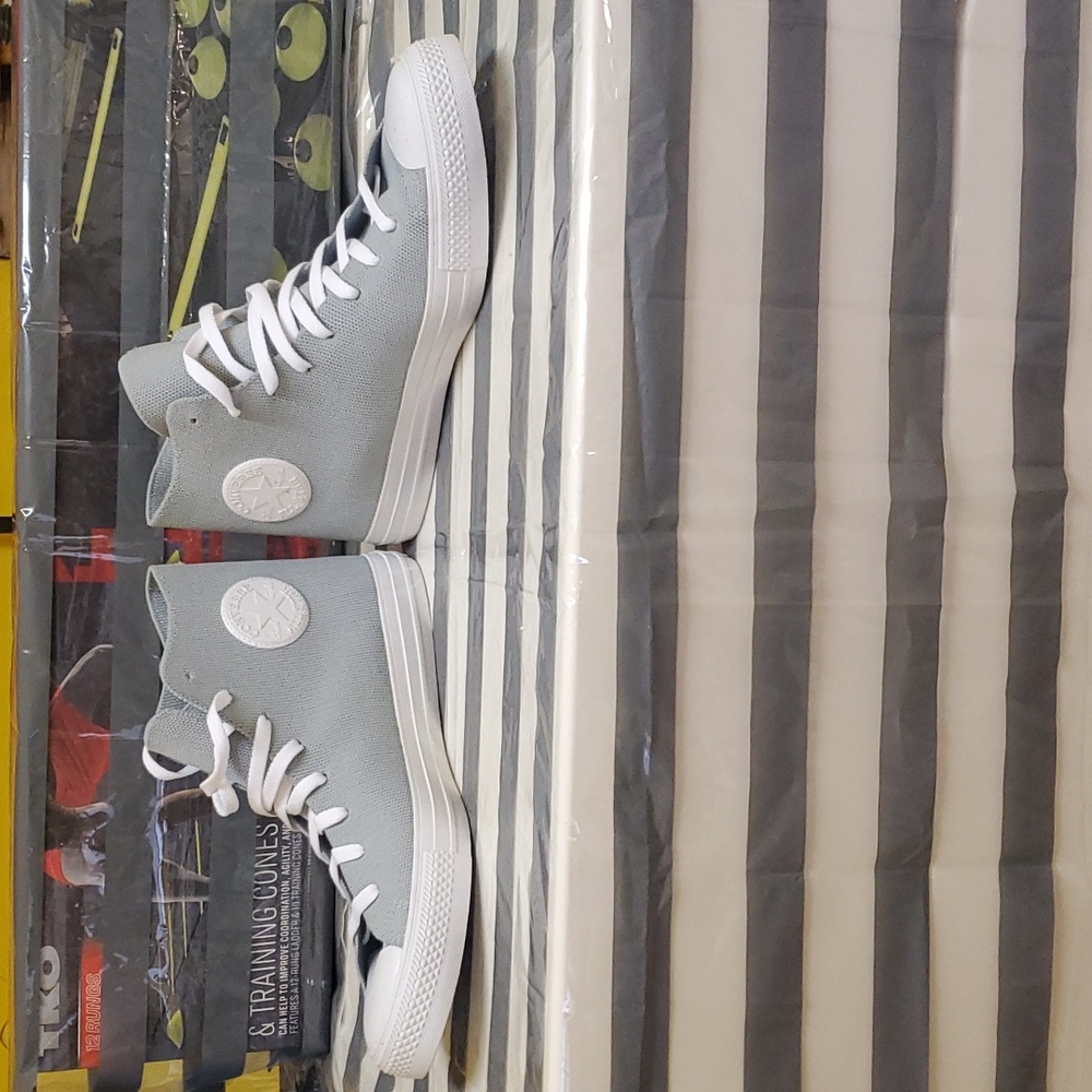 Converse - Picture 2 of 5